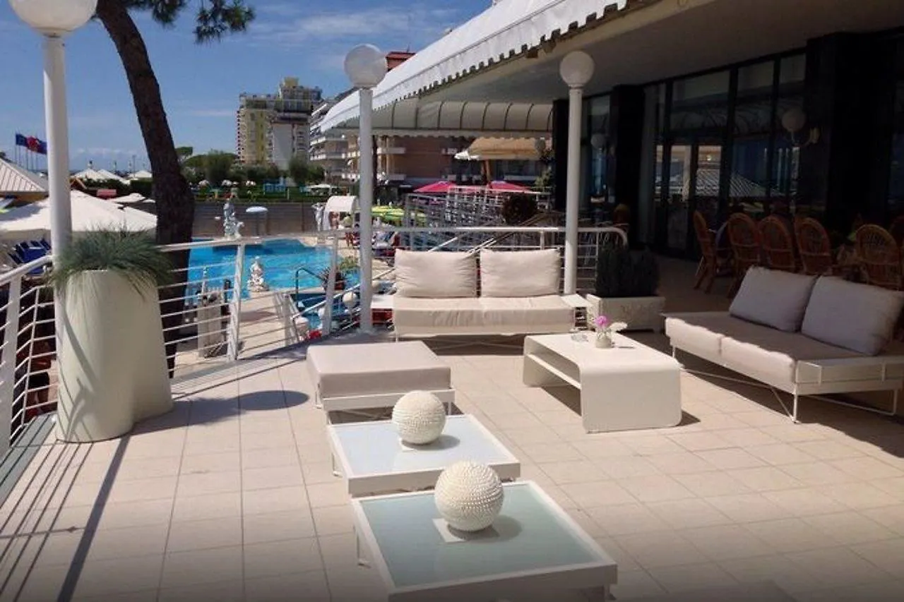 Hotel Carlton Lido di Jesolo 4*,  Italien